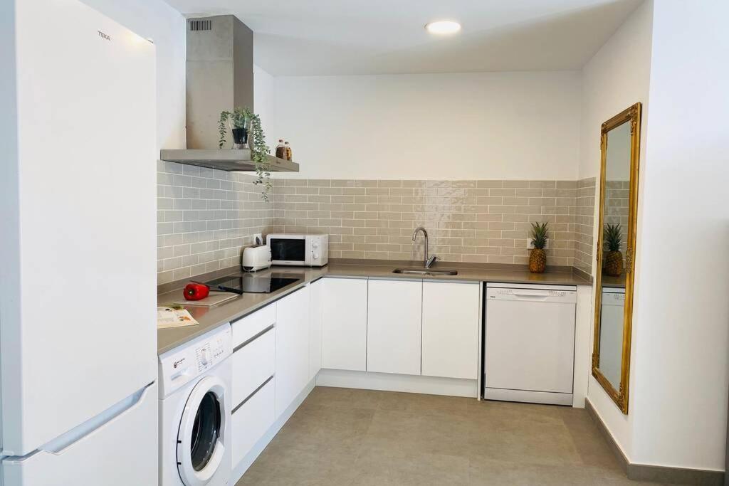 70 M2, Apartamento Cerca De La Playa, Apto Minusvalidos. Росес Екстериор снимка