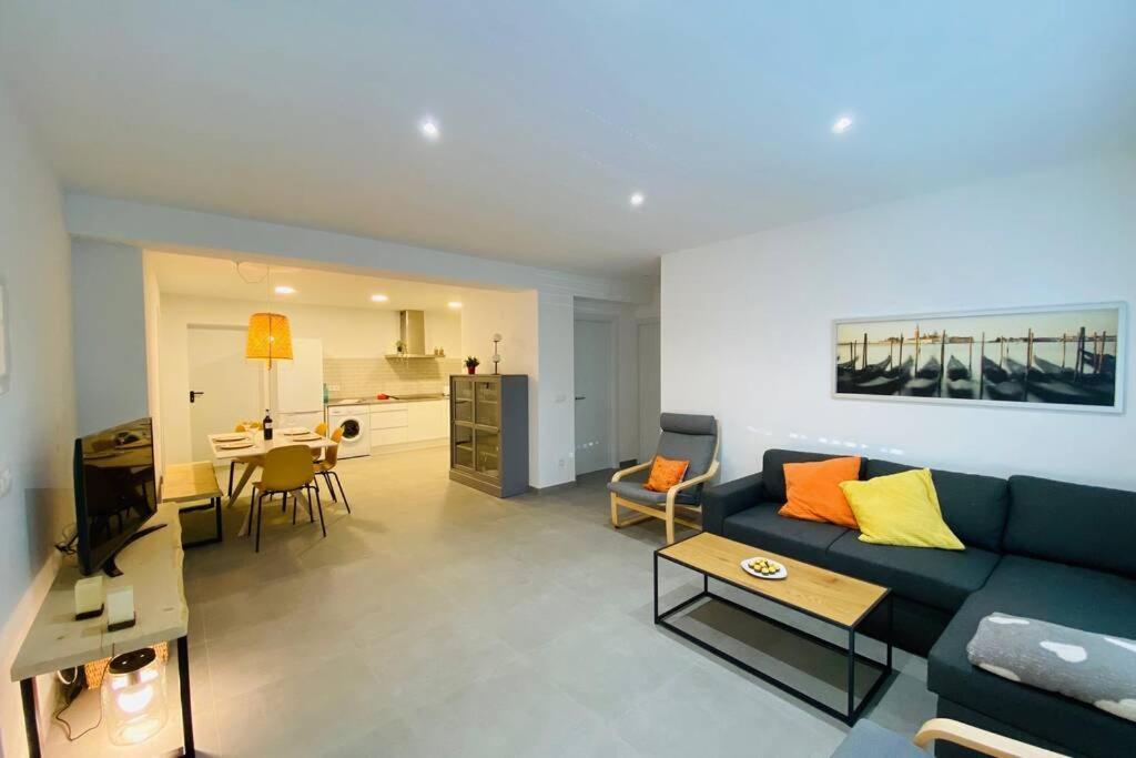70 M2, Apartamento Cerca De La Playa, Apto Minusvalidos. Росес Екстериор снимка